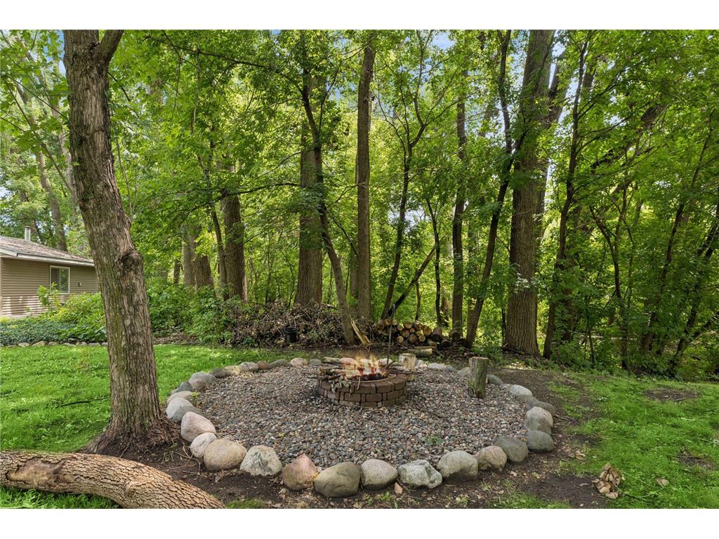 3260 Snelling Avenue N Arden Hills MN 55112 7088777 image3