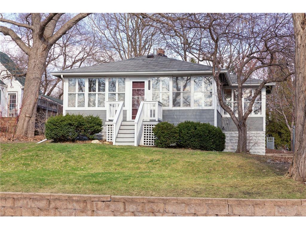 3260 W Owasso Boulevard, Shoreview, MN, 55126 MLS 6361246 Edina Realty