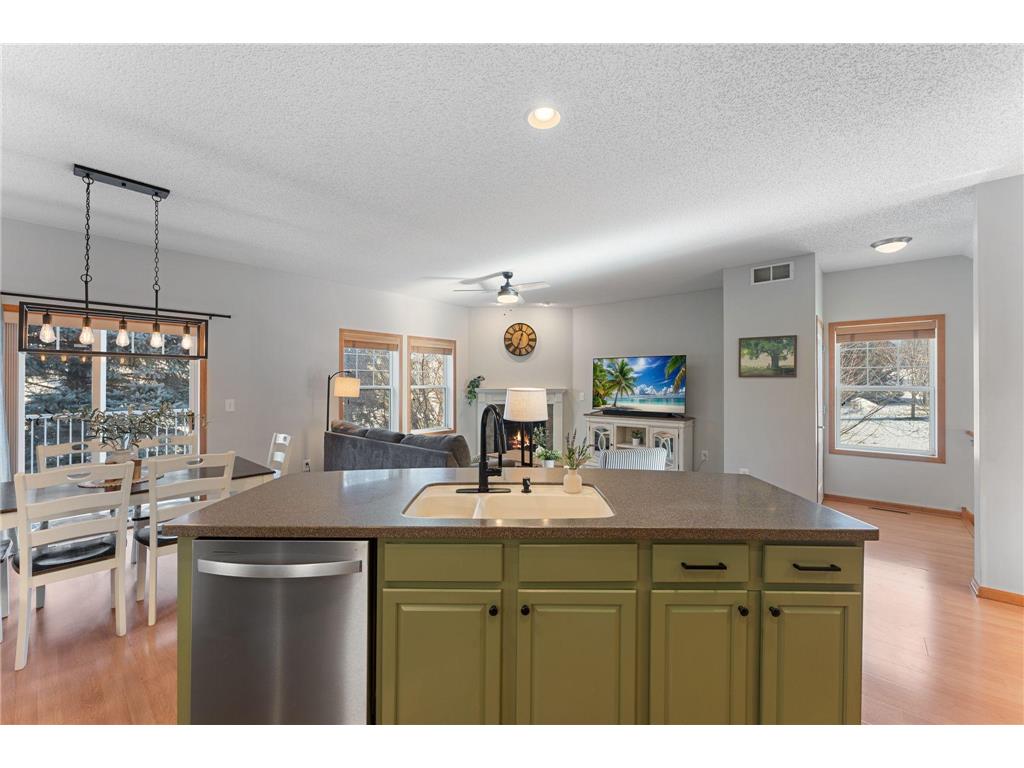 3262 Oak View Drive Woodbury MN 55129 7038307 image8