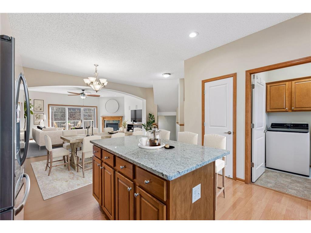 3264 Oak View Drive Woodbury MN 55129 7046406 image1