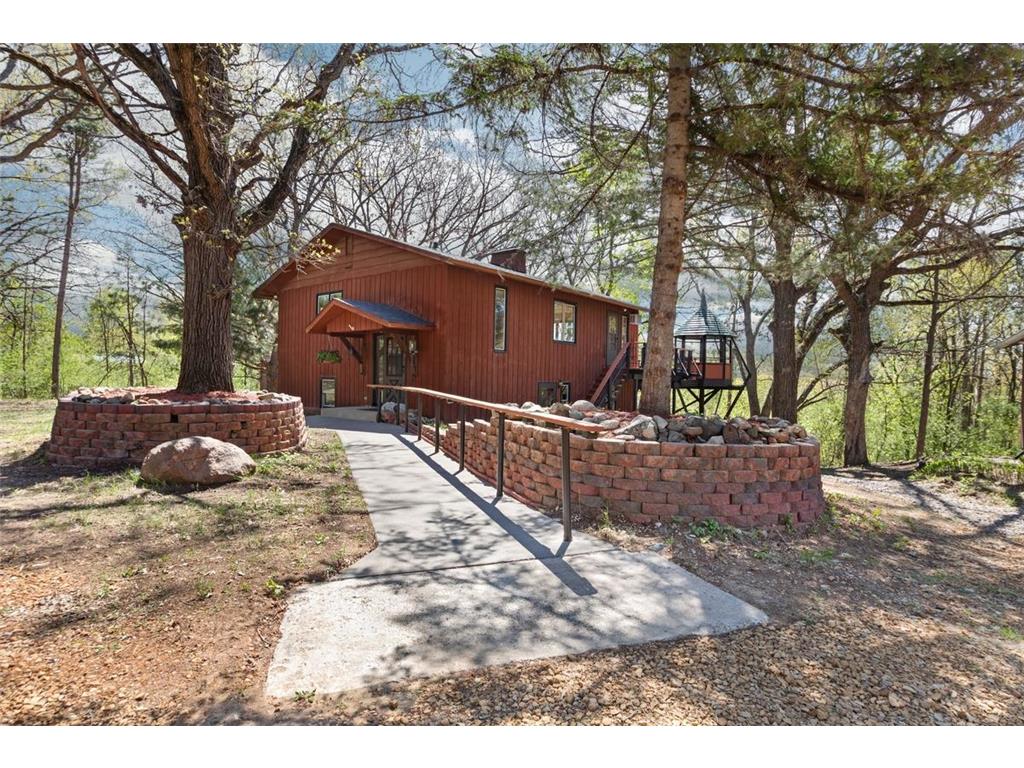 327 Krattley Lane Hudson WI 54016 7066095 image1