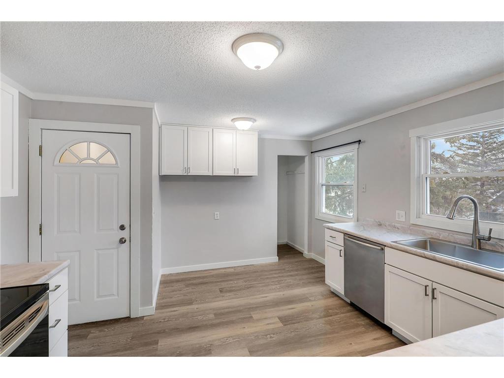 3279 Library Lane Saint Louis Park MN 55426 6825562 image4