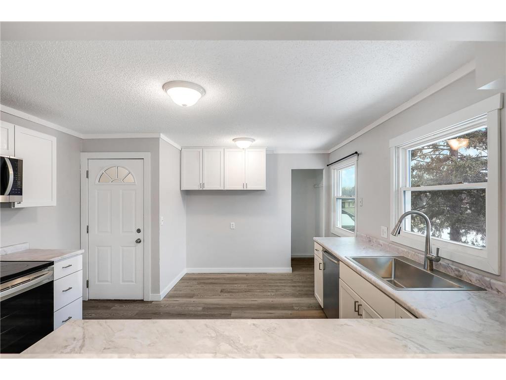 3279 Library Lane Saint Louis Park MN 55426 7052145 image6