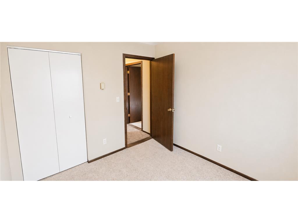 328 Lake Street #7 Clinton MN 56225 7058285 image11