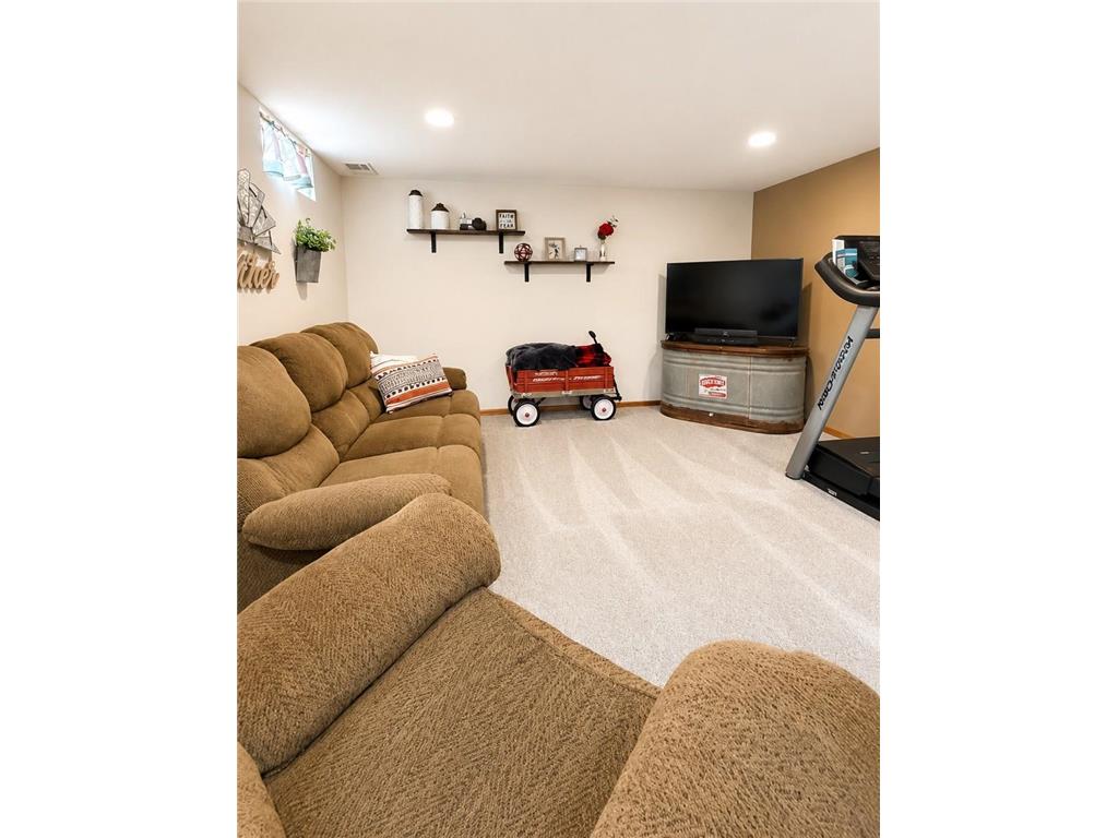 328 Park Street Sherburn MN 56171 7095799 image24