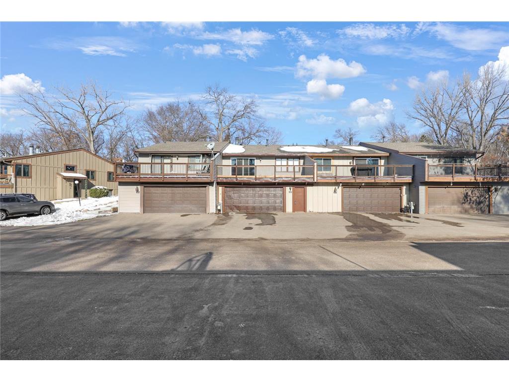 328 River Woods Lane Burnsville MN 55337 7031629 image1