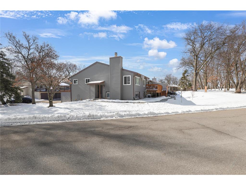 328 River Woods Lane Burnsville MN 55337 7031629 image32