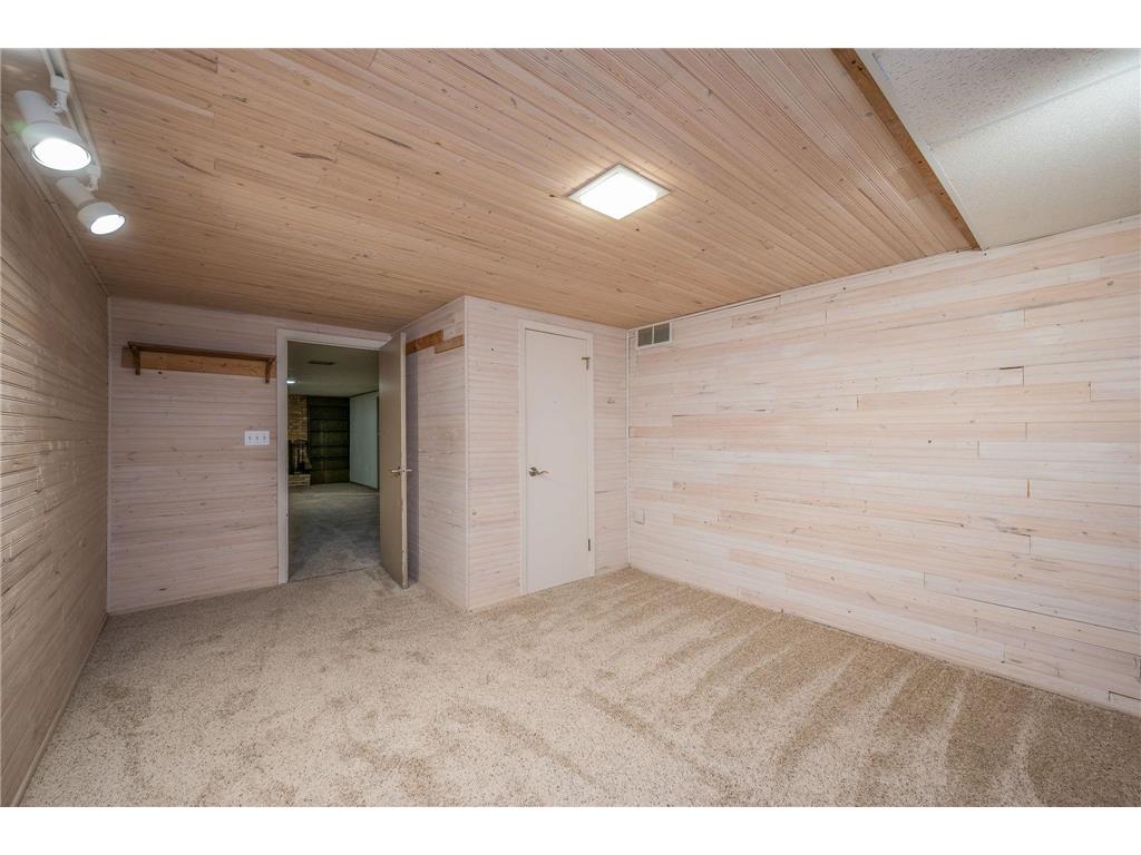 328 S Redwood Drive Mankato MN 56001 7043824 image37