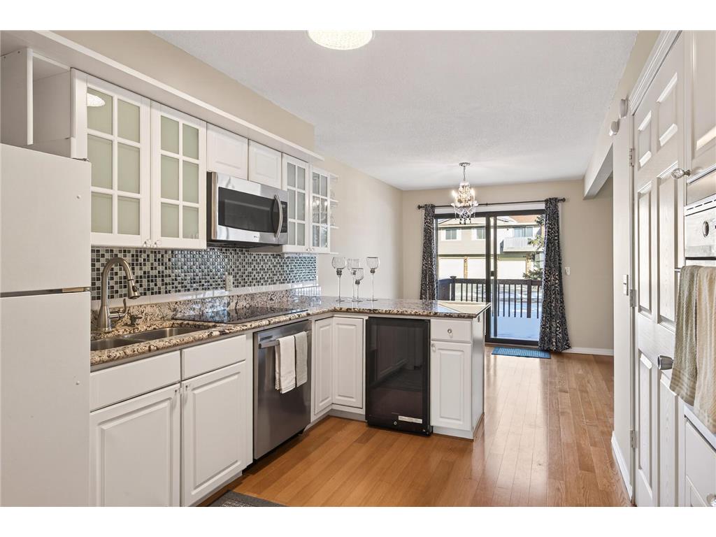 3287 Arcade Street S Vadnais Heights MN 55127 7012590 image1
