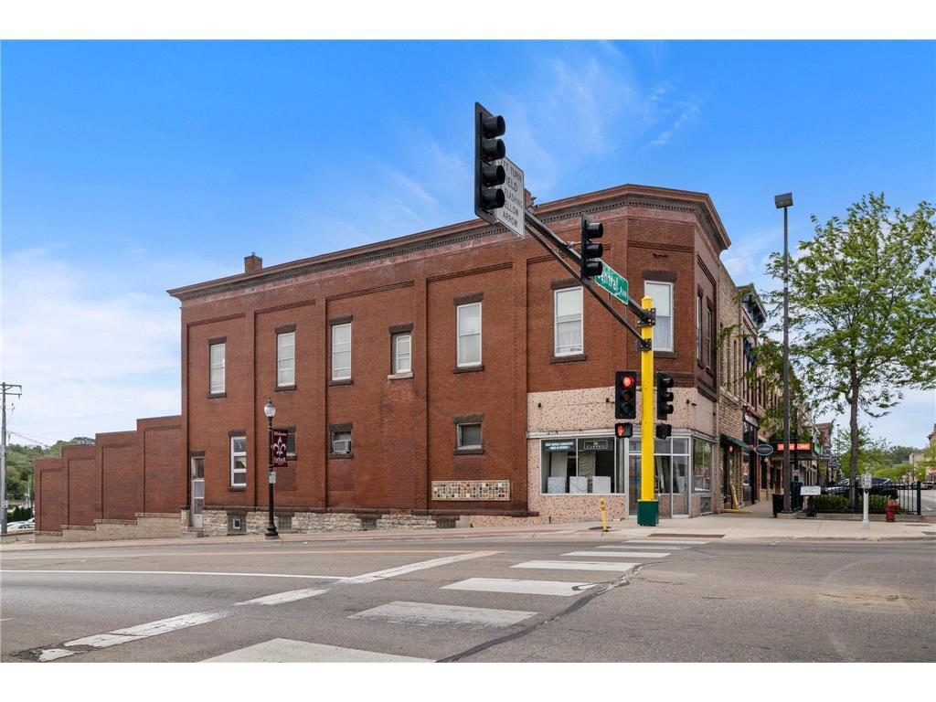 329 Central Avenue N Faribault MN 55021 7012008 image3