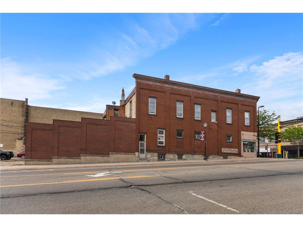 329 Central Avenue N Faribault MN 55021 7012008 image4