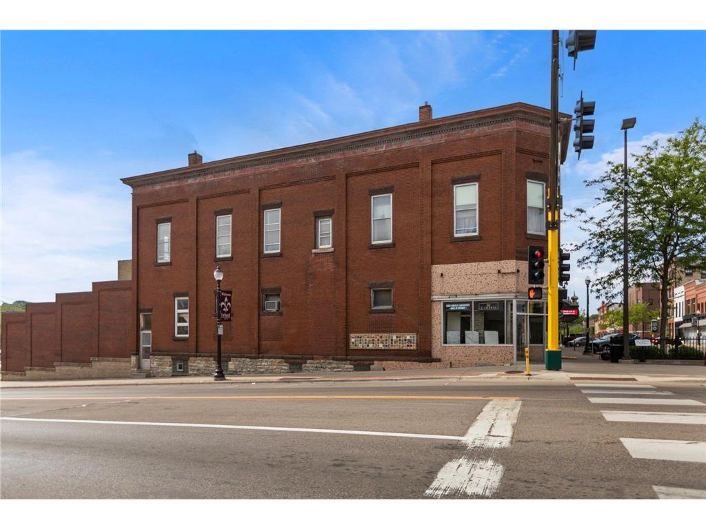 329 Central Avenue N Faribault MN 55021 7012008 image5