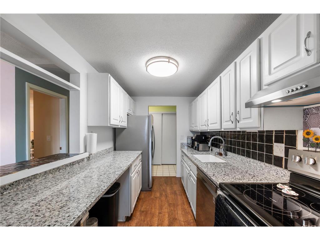 329 Geneva Avenue N #102 Oakdale MN 55128 - Tanners 7030660 image16