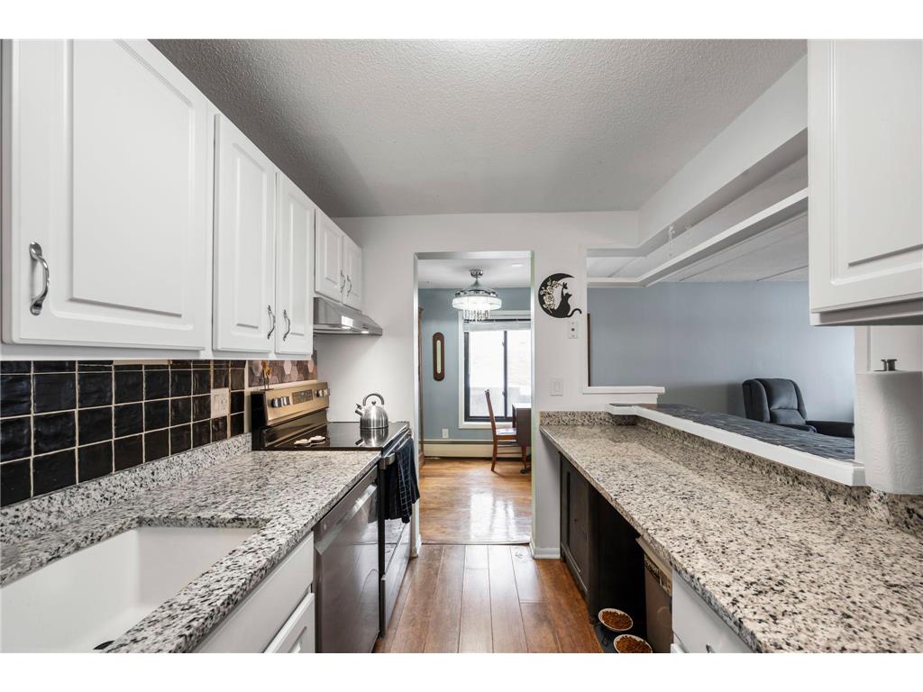 329 Geneva Avenue N #102 Oakdale MN 55128 - Tanners 7030660 image17