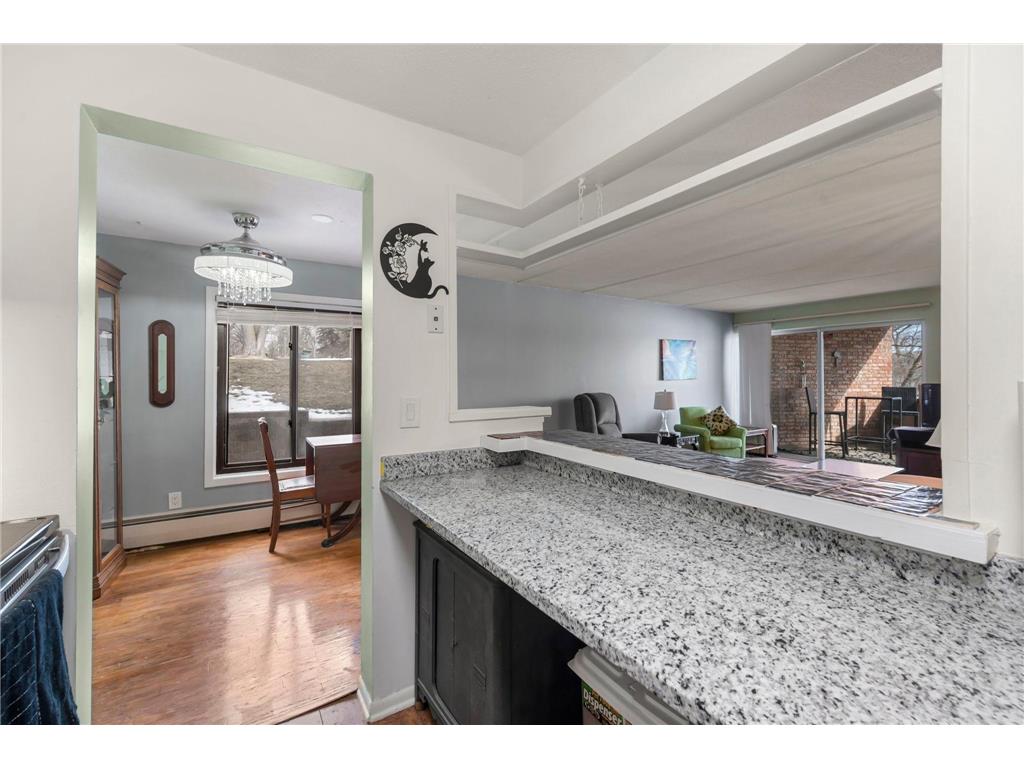 329 Geneva Avenue N #102 Oakdale MN 55128 - Tanners 7030660 image18