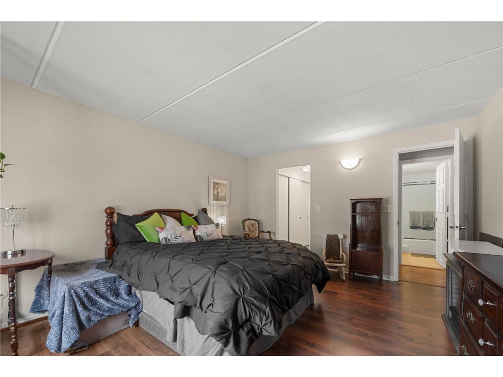 329 Geneva Avenue N #102 Oakdale MN 55128 - Tanners 7030660 image22