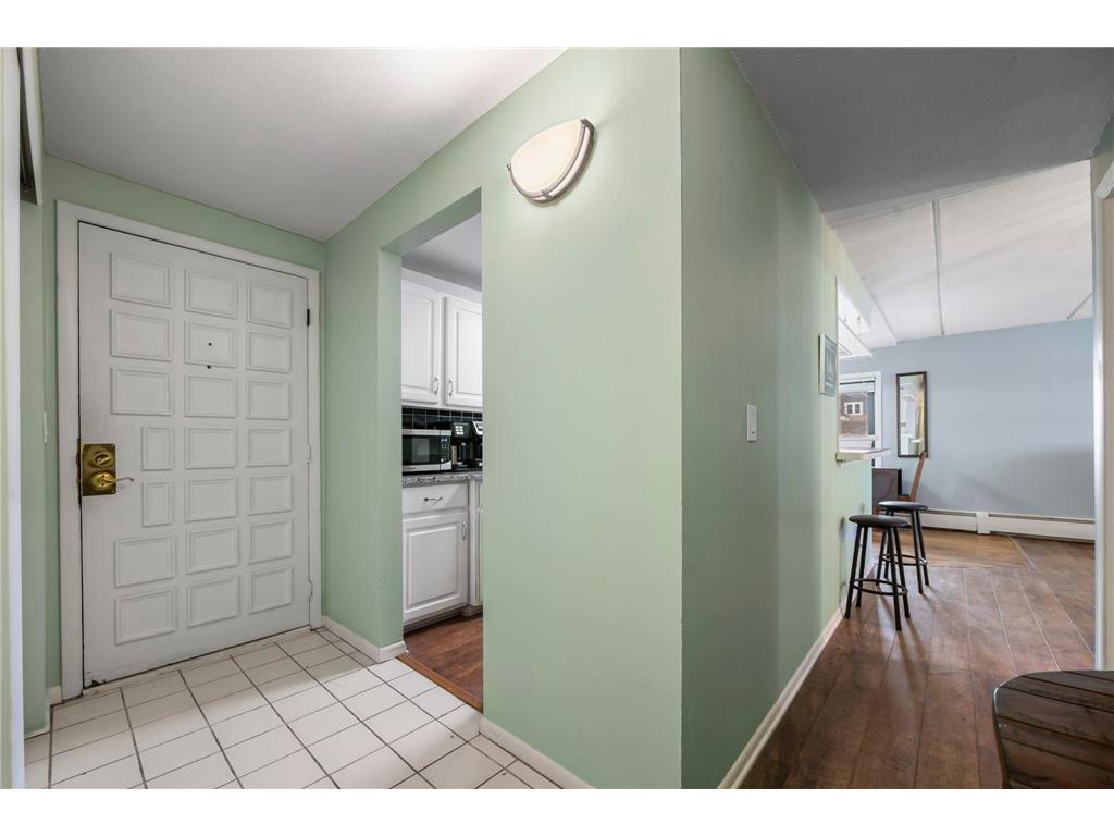 329 Geneva Avenue N #102 Oakdale MN 55128 - Tanners 7030660 image4