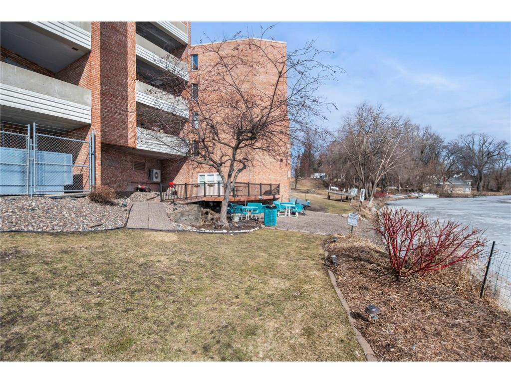 329 Geneva Avenue N #102 Oakdale MN 55128 - Tanners 7030660 image49