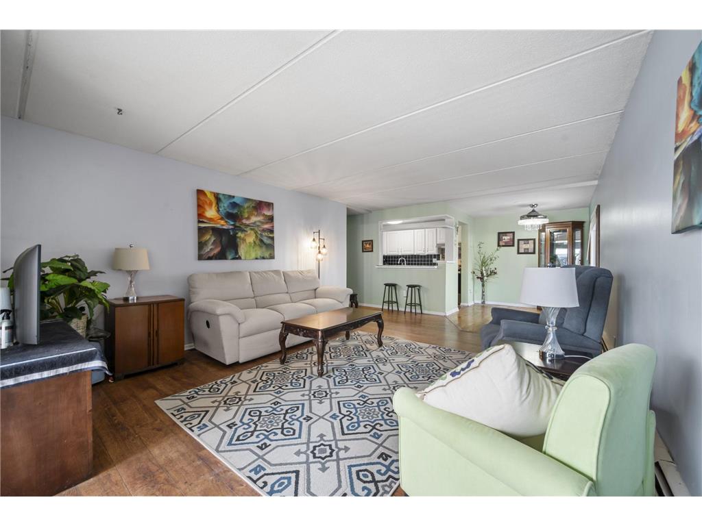 329 Geneva Avenue N #102 Oakdale MN 55128 - Tanners 7030660 image8