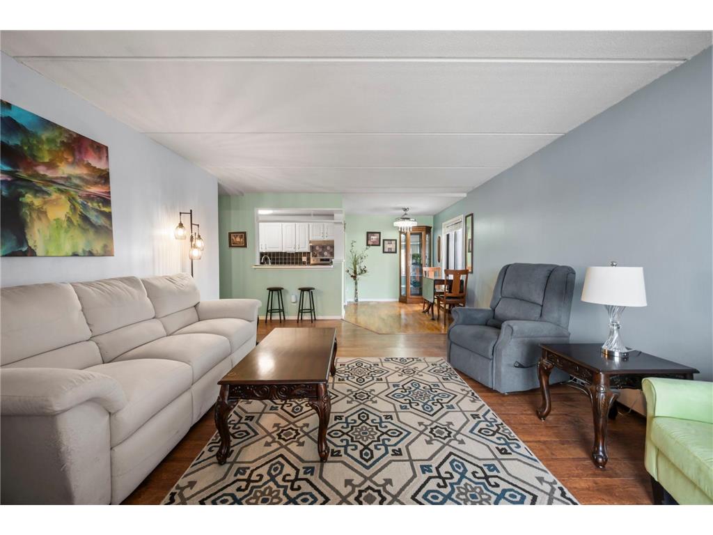 329 Geneva Avenue N #102 Oakdale MN 55128 - Tanners 7030660 image9