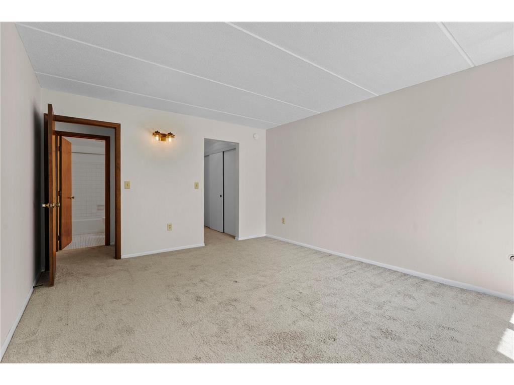 329 Geneva Avenue N #204 Oakdale MN 55128 - Tanners 7086966 image27