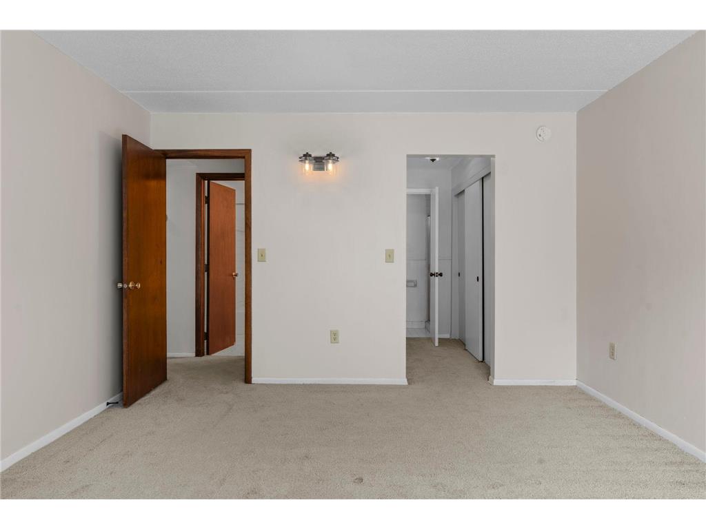 329 Geneva Avenue N #204 Oakdale MN 55128 - Tanners 7086966 image28
