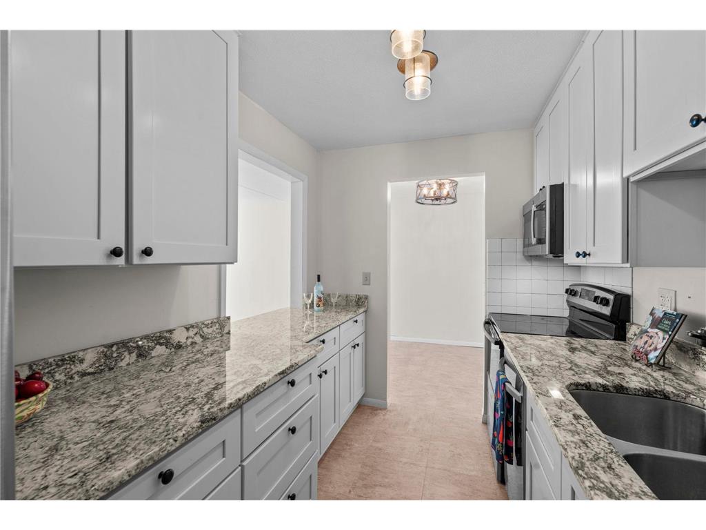 329 Geneva Avenue N #204 Oakdale MN 55128 - Tanners 7086966 image3