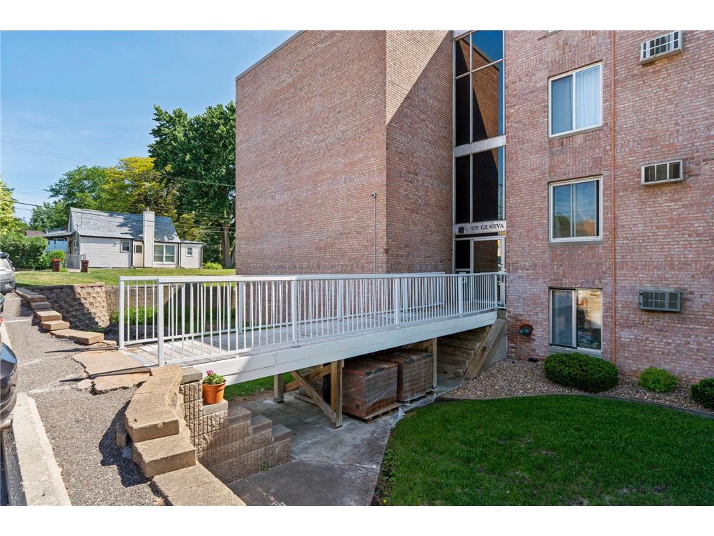 329 Geneva Avenue N #204 Oakdale MN 55128 - Tanners 7086966 image51