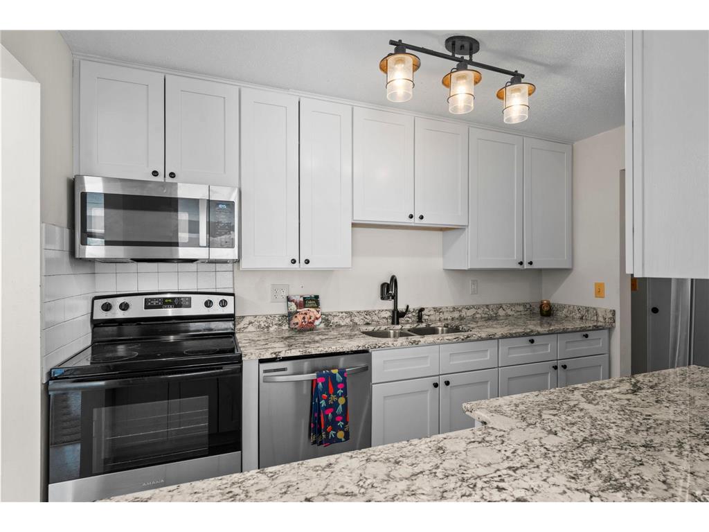 329 Geneva Avenue N #204 Oakdale MN 55128 - Tanners 7086966 image6