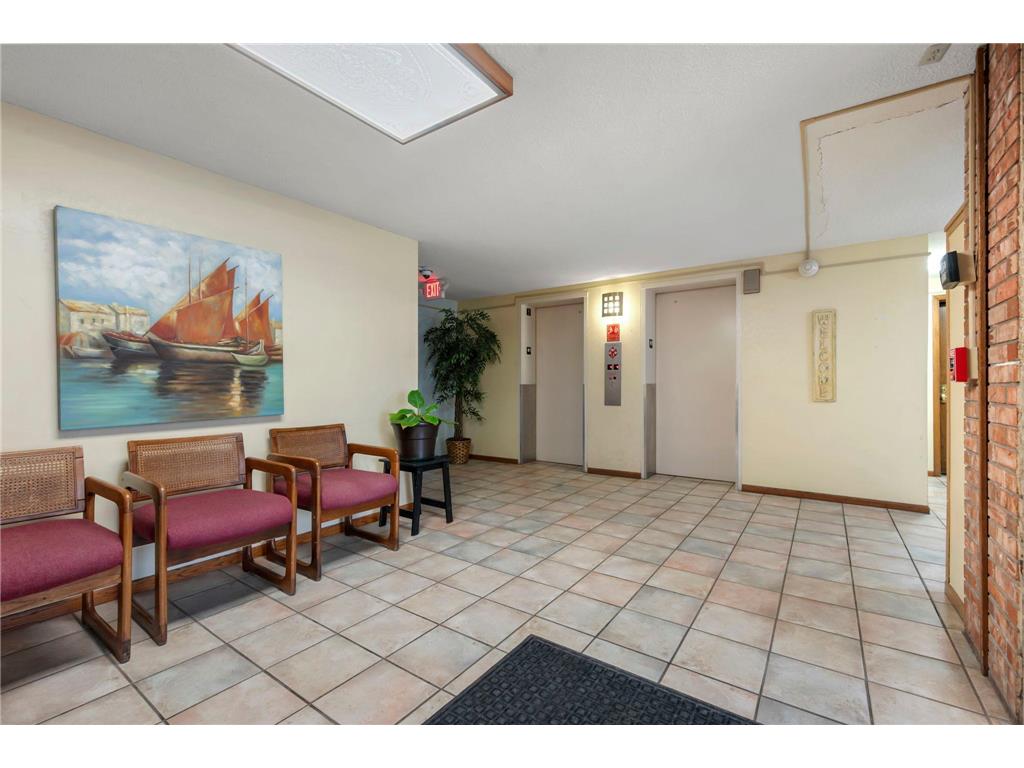 329 Geneva Avenue N #204 Oakdale MN 55128 - Tanners 7086966 image69