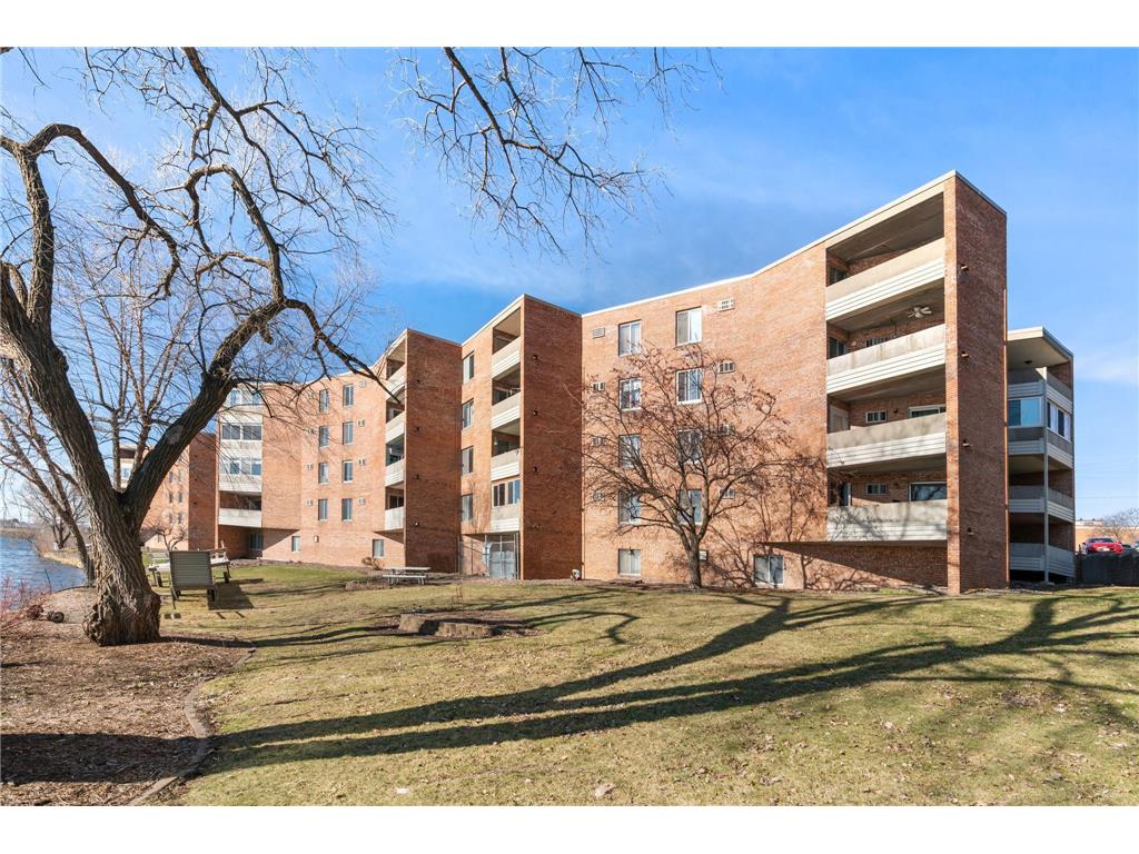 329 Geneva Avenue N #402 Oakdale MN 55128 - Tanners 7048266 image1