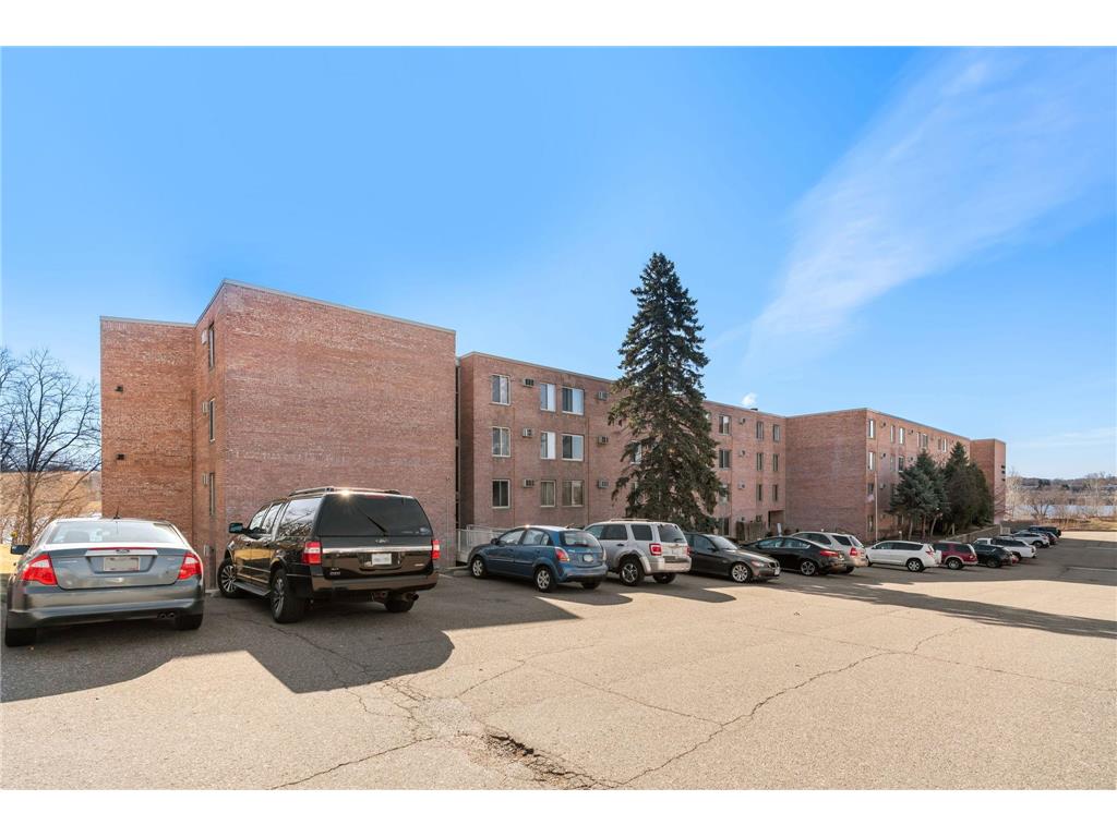 329 Geneva Avenue N #402 Oakdale MN 55128 - Tanners 7048266 image10