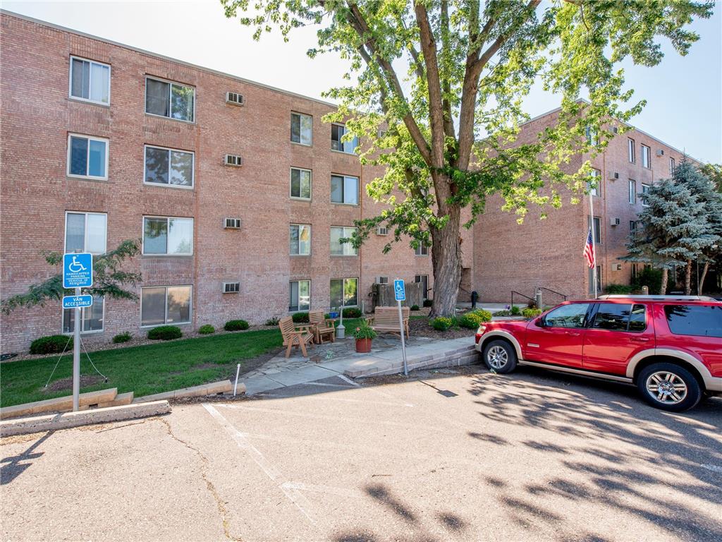 329 Geneva Avenue N #403 Oakdale MN 55128 - Tanners 7055661 image27