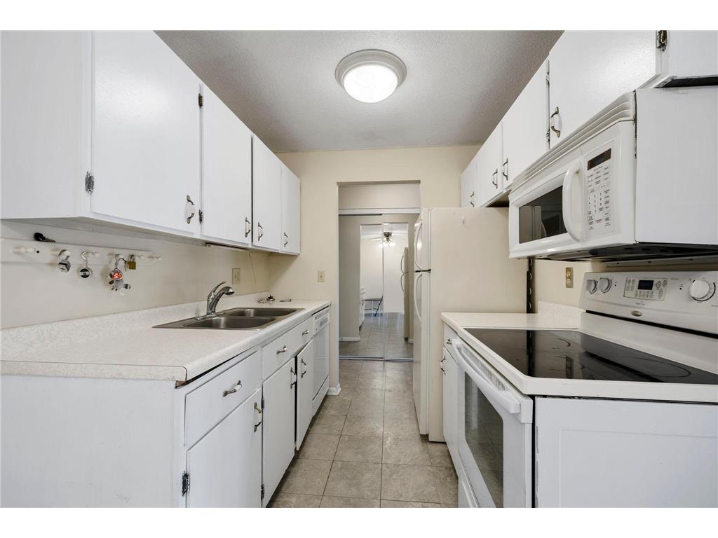 329 Geneva Avenue N #411 Oakdale MN 55128 - Tanners 6790051 image7