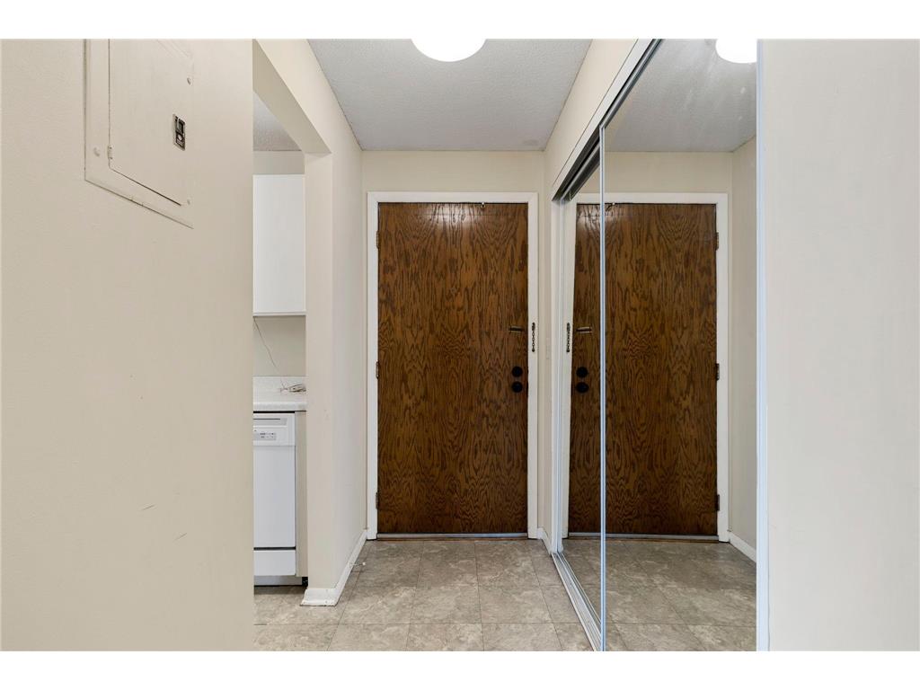 329 Geneva Avenue N #411 Oakdale MN 55128 - Tanners 6790051 image9