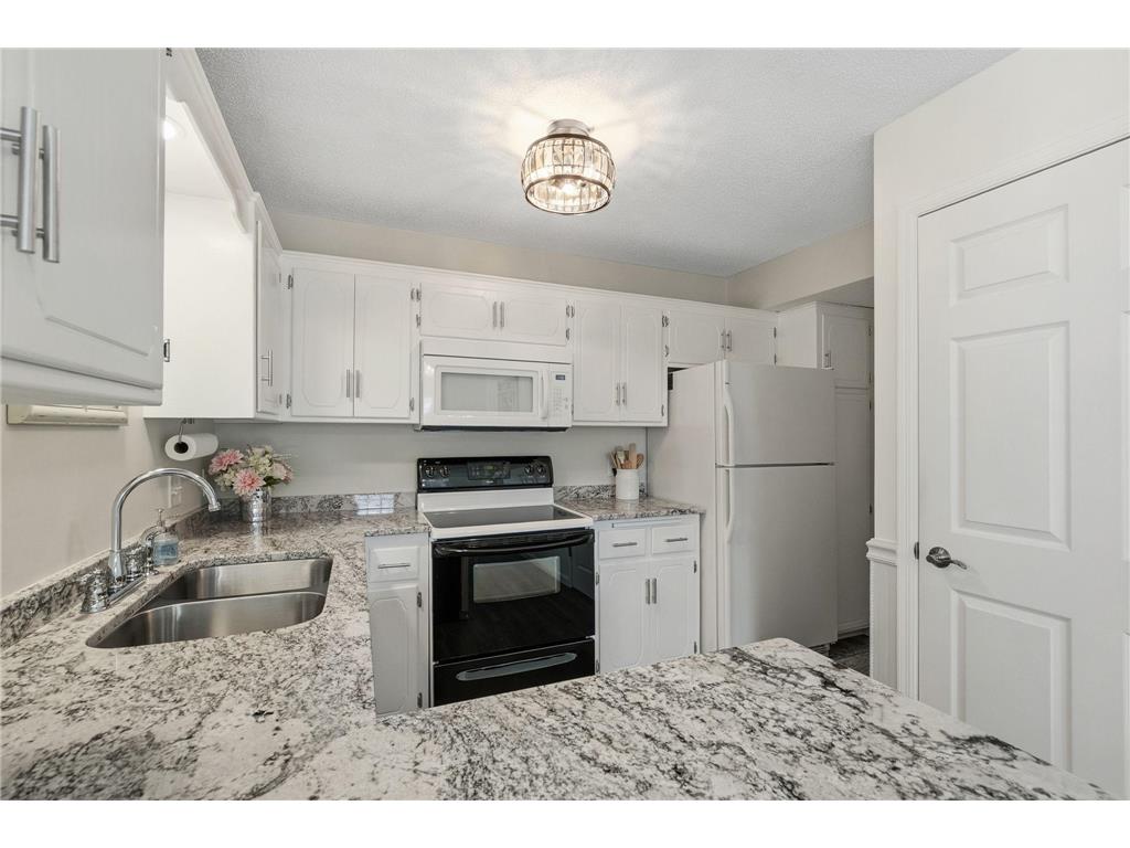 3295 Greenbrier Street #D105 Vadnais Heights MN 55127 7062757 image12
