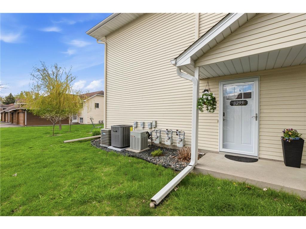 3295 Greenbrier Street #D105 Vadnais Heights MN 55127 7062757 image2