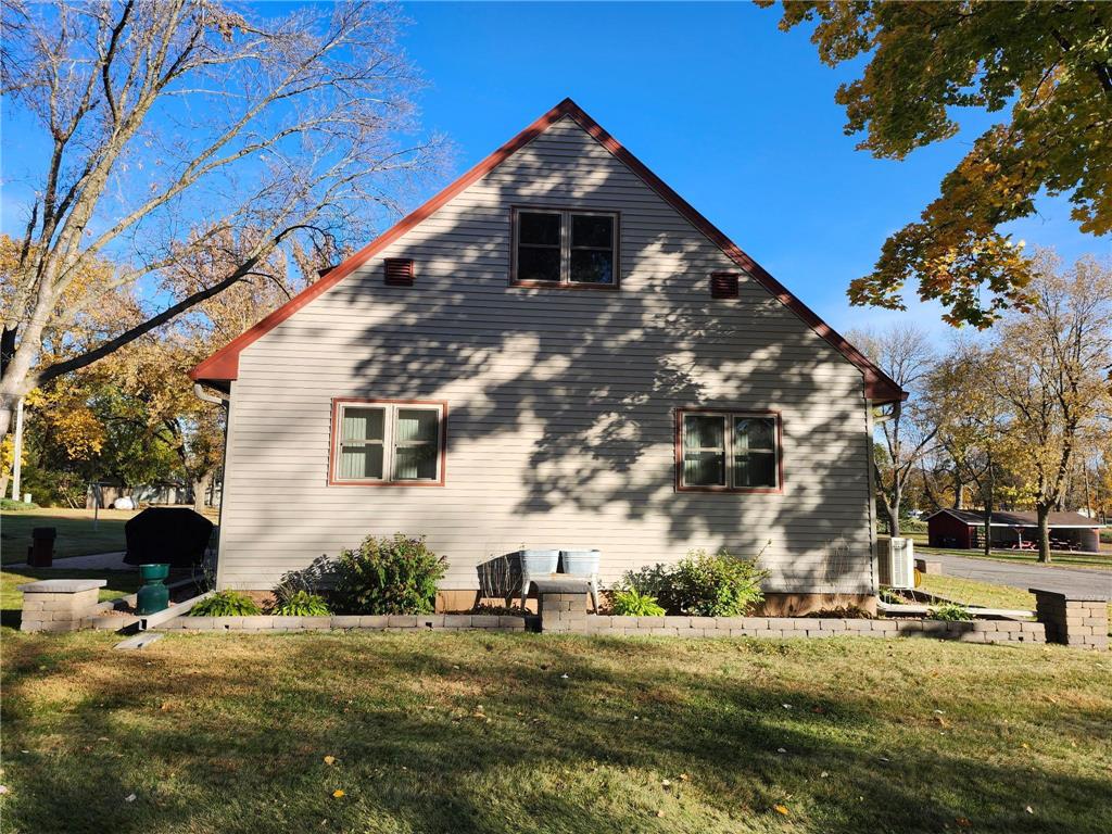 330 1st Street W Lake Lillian MN 56253 6823469 image31