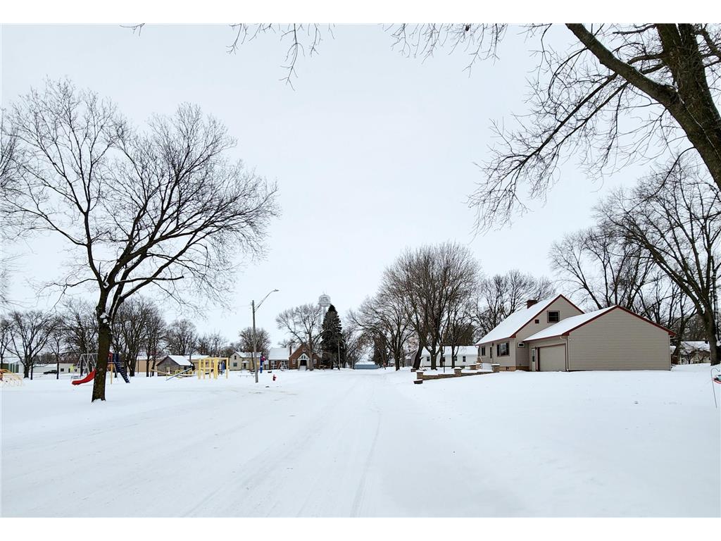 330 1st Street W Lake Lillian MN 56253 6823469 image43