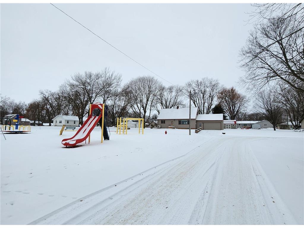 330 1st Street W Lake Lillian MN 56253 6823469 image44