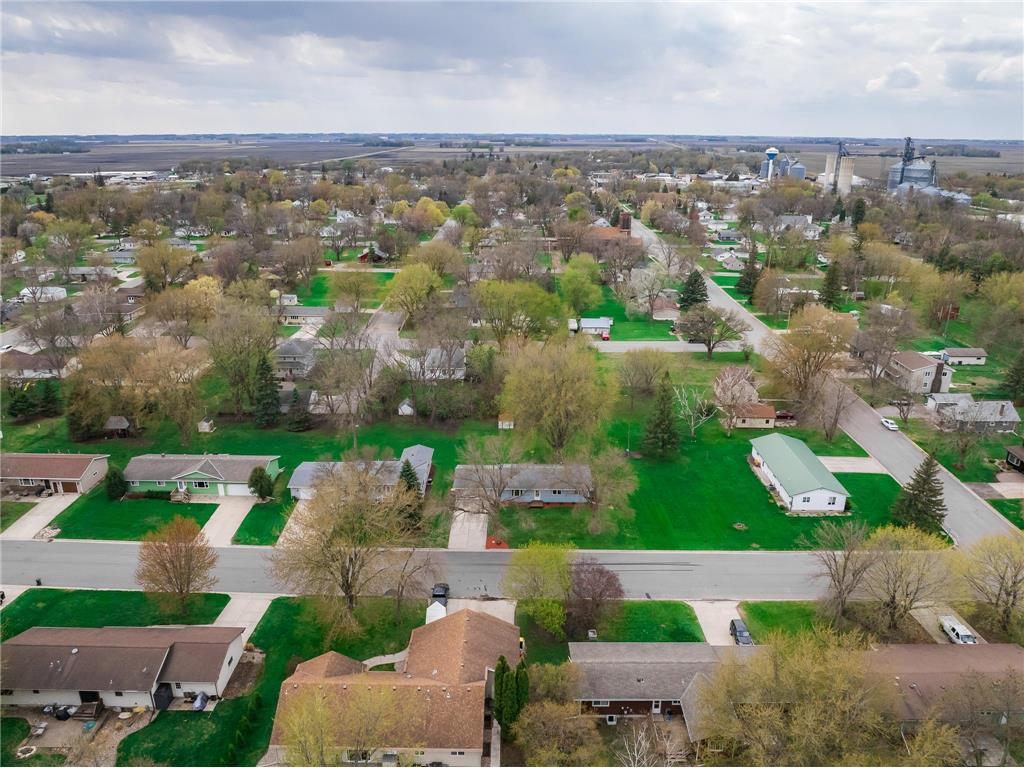 330 8th Street E Hector MN 55342 7063710 image3