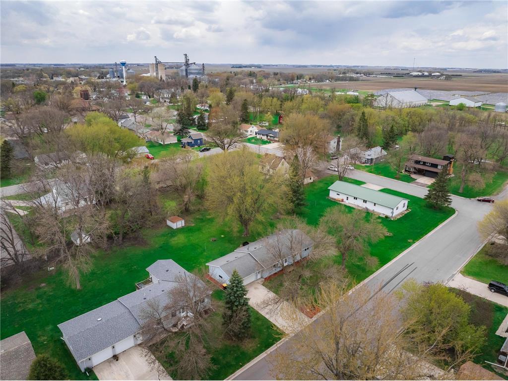 330 8th Street E Hector MN 55342 7063710 image4