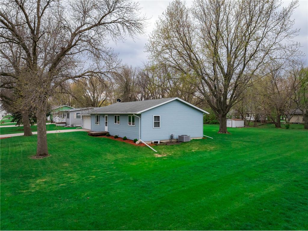 330 8th Street E Hector MN 55342 7063710 image6