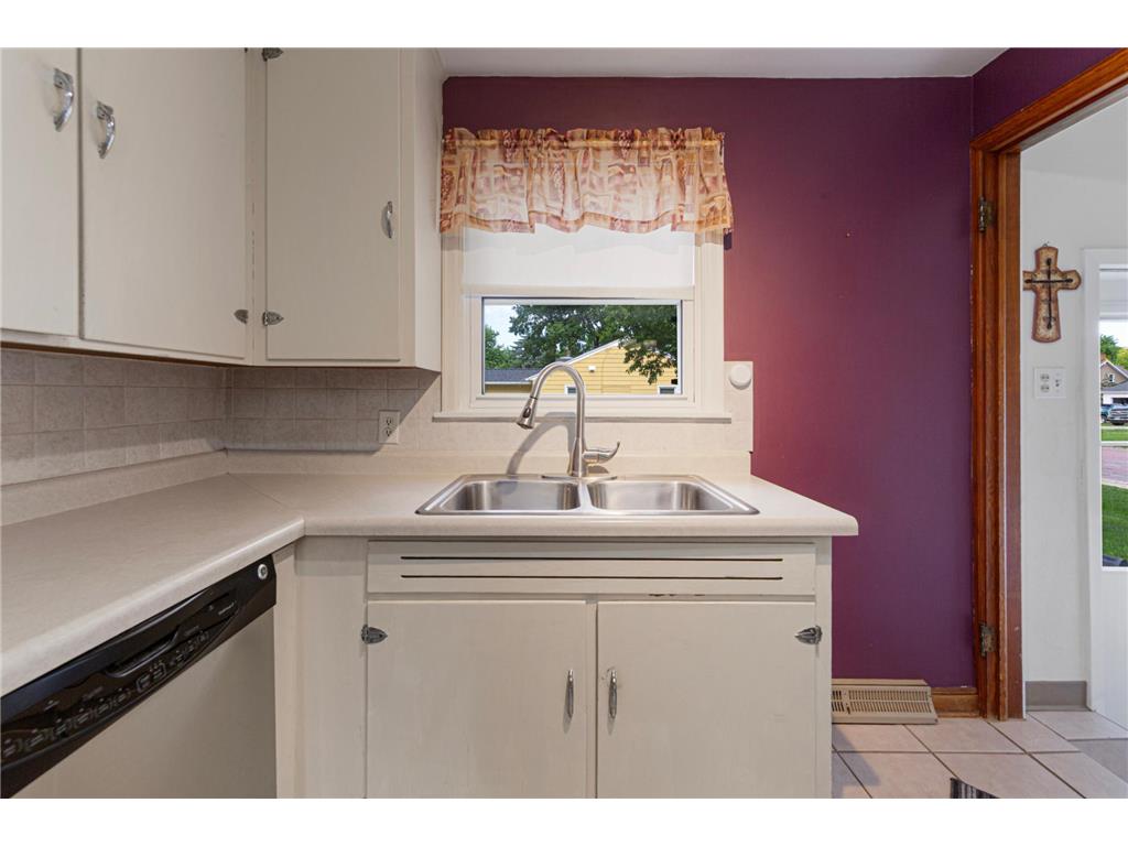 330 Lake Street W Waterville MN 56096 7089749 image10