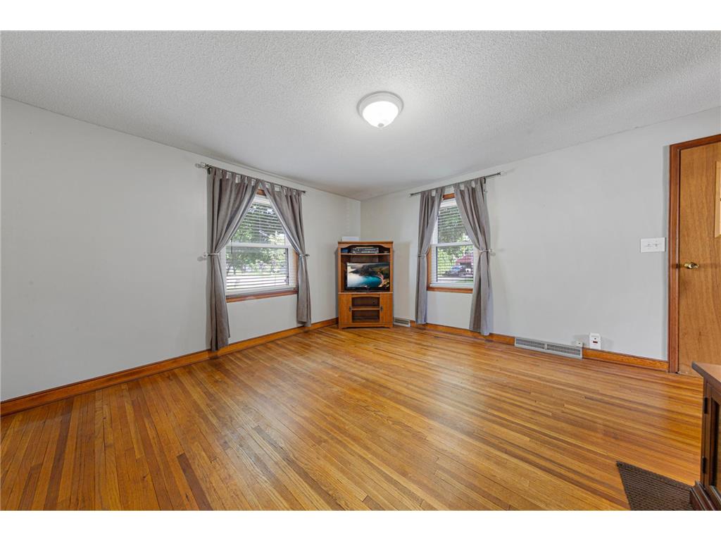 330 Lake Street W Waterville MN 56096 7089749 image3