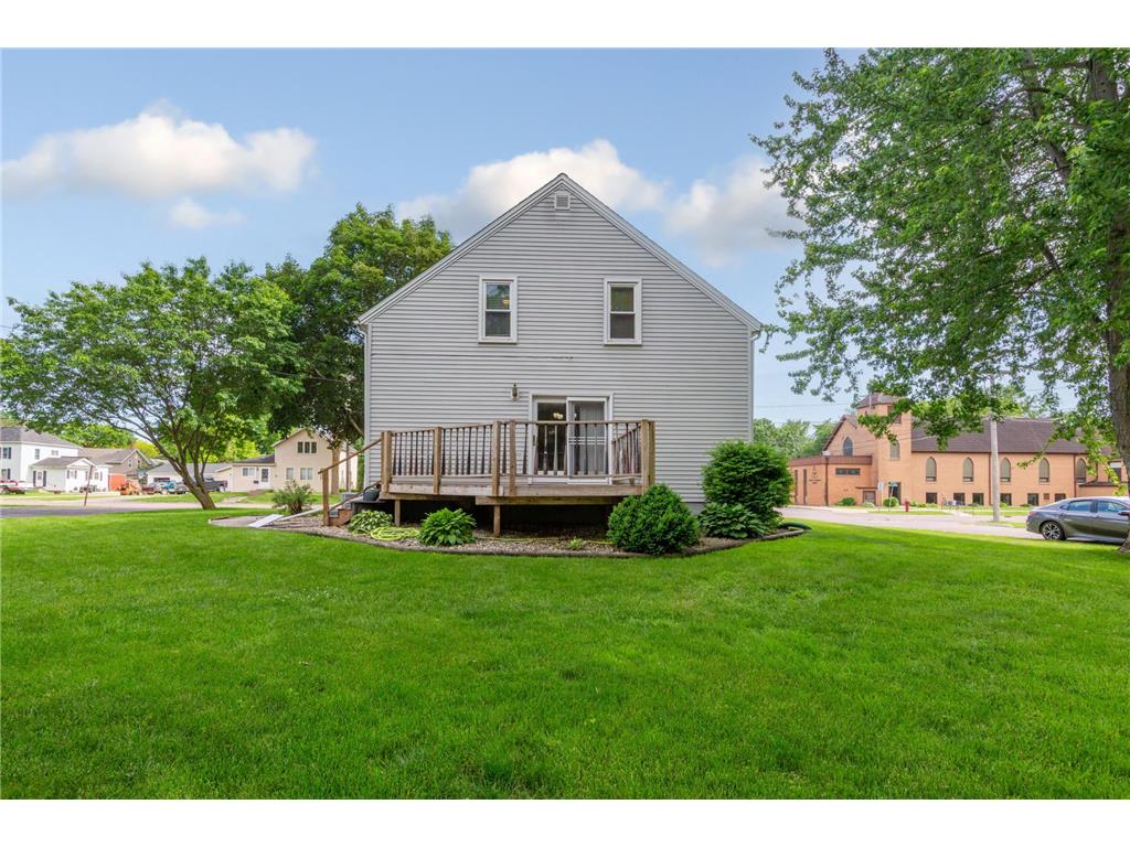 330 Lake Street W Waterville MN 56096 7089749 image39