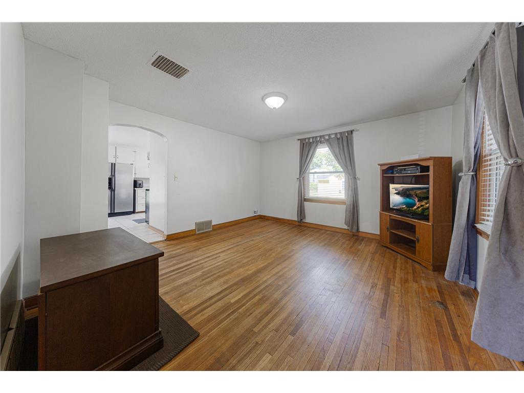 330 Lake Street W Waterville MN 56096 7089749 image4