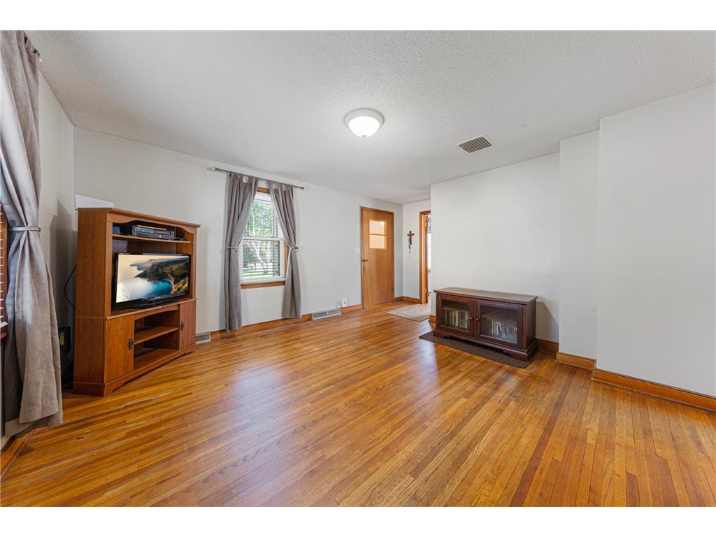 330 Lake Street W Waterville MN 56096 7089749 image5