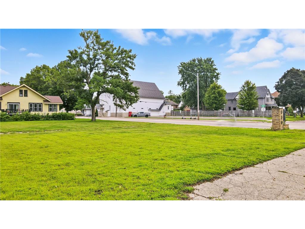 330 S Oak Avenue Owatonna MN 55060 7000722 image10