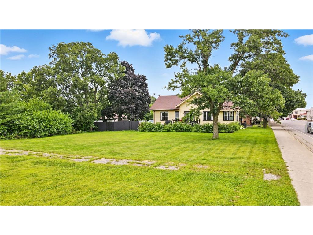 330 S Oak Avenue Owatonna MN 55060 7000722 image11